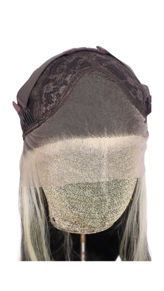 Karmina (Plot Twist Blonde)