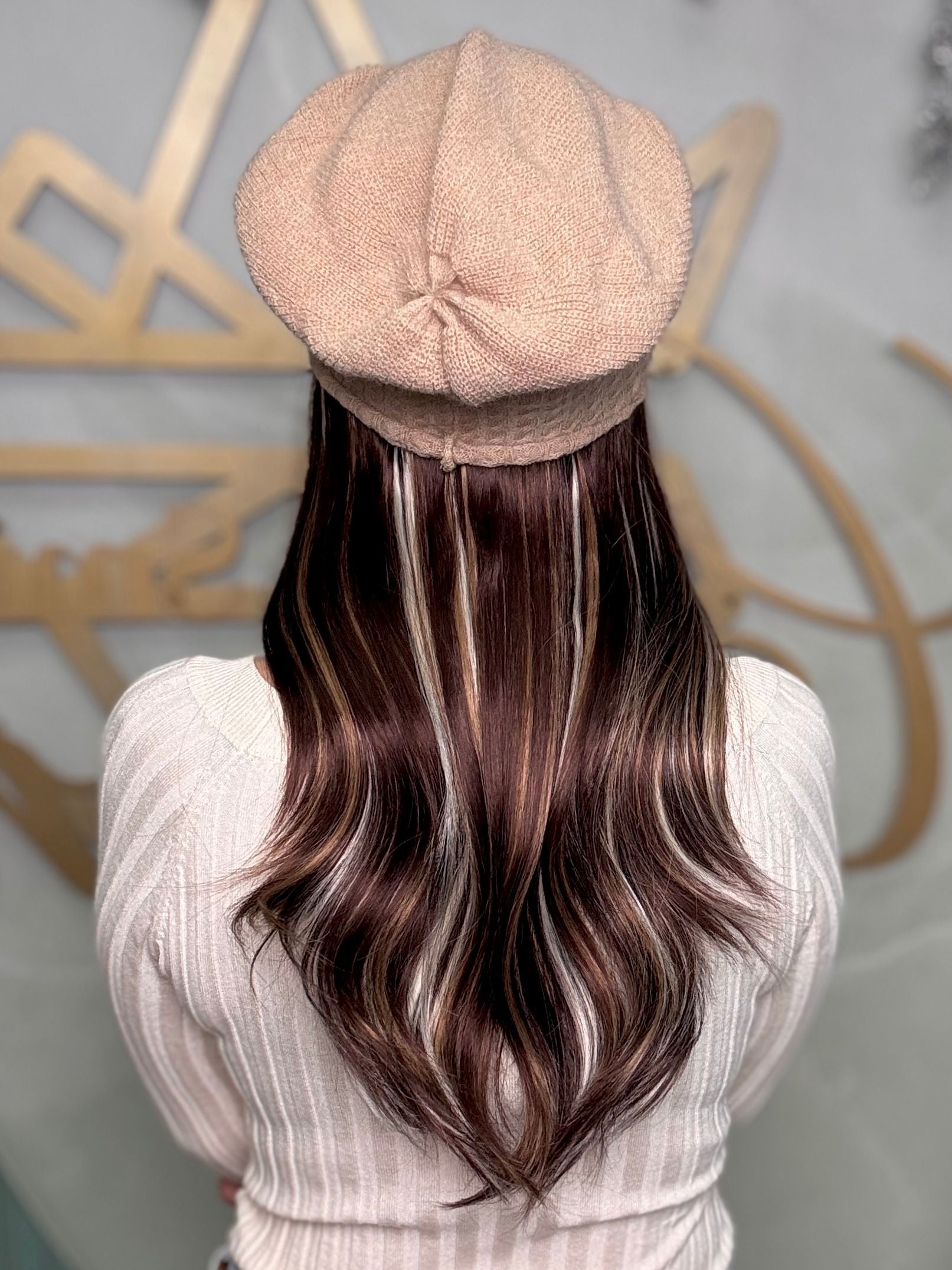 **Rina Beanie (Spotlight Brunette)